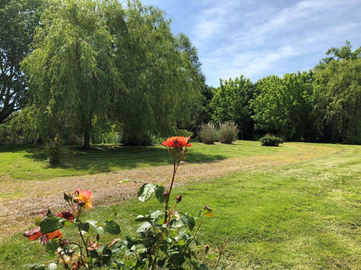 La Tour De La Conterie Bed & Breakfast Beaumont-Village Luaran gambar