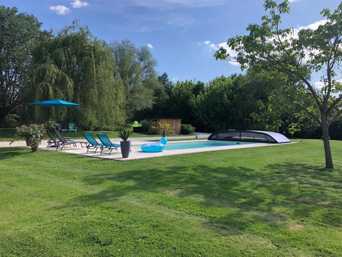 La Tour De La Conterie Bed & Breakfast Beaumont-Village Luaran gambar